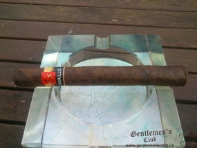 E.P. Carrillo maduro Monumentos