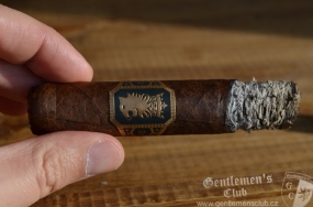 Liga Privada Undercrown Robusto