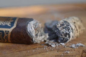 Liga Privada Undercrown Robusto