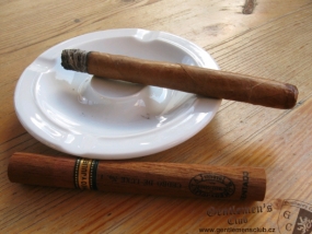 Romeo y Julieta Cedros De Luxe No.1