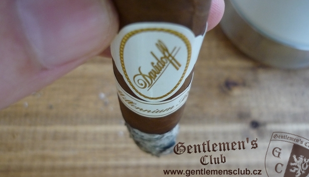 Davidoff Millennium Blend Robusto