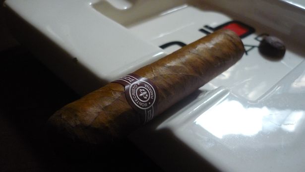 Doutníky Montecristo Petit Edmundo