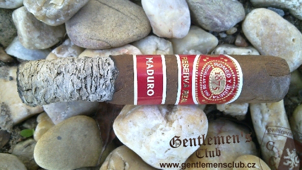 Romeo Y Julieta Reserva Real Maduro Robusto