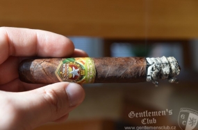 La Vieja Habana Chateau Corona Brazilian Maduro